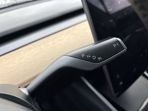 Used 2020 Tesla Model 3 RWD image 17