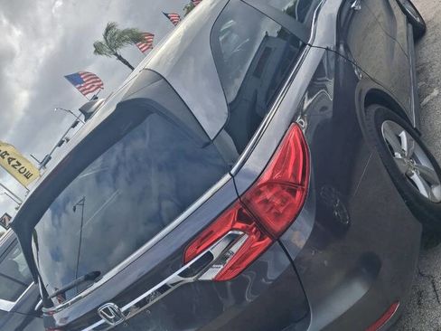 Used 2018 Honda Odyssey EX image 11