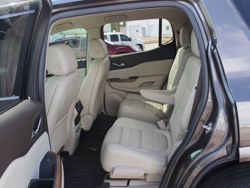 Used 2019 GMC Acadia Denali w/ Technology Package AWD/4WD image 16