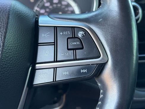 Used 2020 Toyota Highlander Limited AWD/4WD image 11