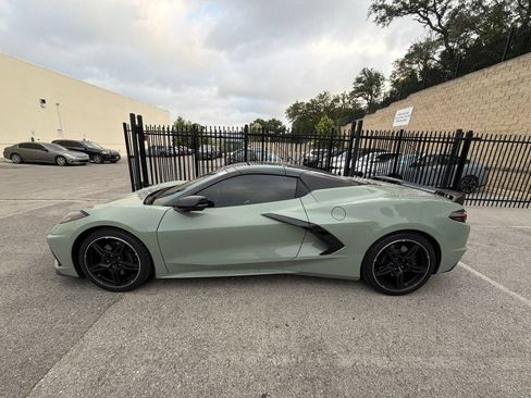 Used 2024 Chevrolet Corvette Stingray Premium Conv w/ Z51 Performance Package RWD image 2