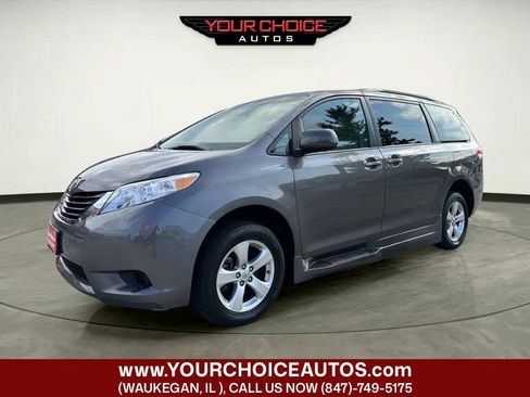 Used 2013 Toyota Sienna LE FWD image 3
