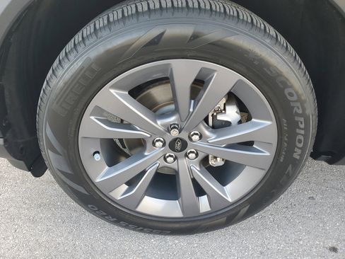 Used 2023 Ford Explorer XLT w/ Equipment Group 202A image 32