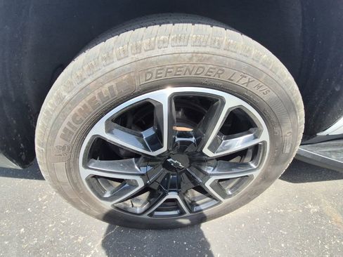 Used 2021 Chevrolet Tahoe RST w/ Luxury Package AWD/4WD image 10