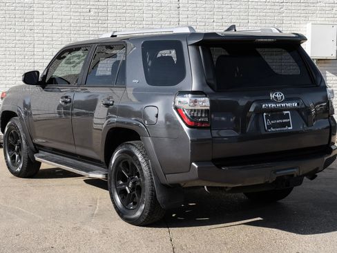 Used 2018 Toyota 4Runner SR5 image 9