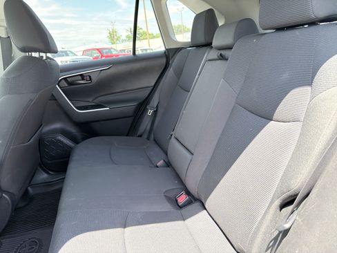 Used 2023 Toyota RAV4 LE AWD/4WD image 5