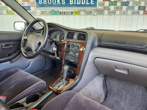 Used 2003 Subaru Legacy L image 2