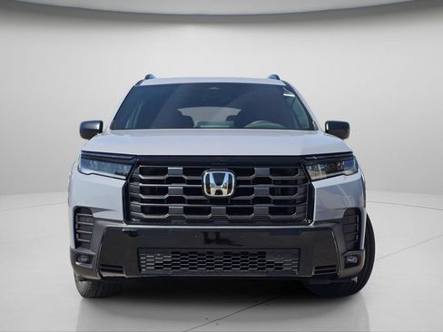 New 2026 Honda Pilot Sport image 3
