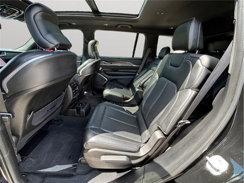 Used 2021 Jeep Grand Cherokee L Overland w/ Luxury Tech Group IV image 42