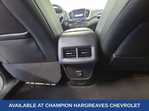 Used 2024 GMC Terrain SLT AWD/4WD image 29