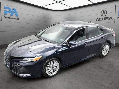 Used 2020 Toyota Camry XLE image 35