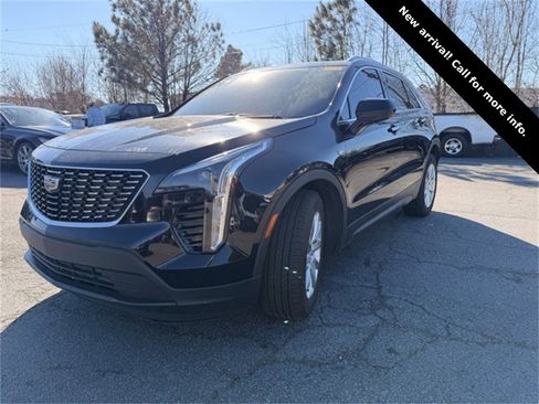 Used 2022 Cadillac XT4 Luxury w/ Cold Weather Package image 1