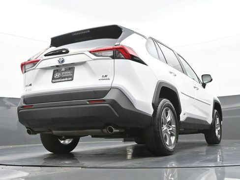 Used 2024 Toyota RAV4 LE AWD/4WD image 41