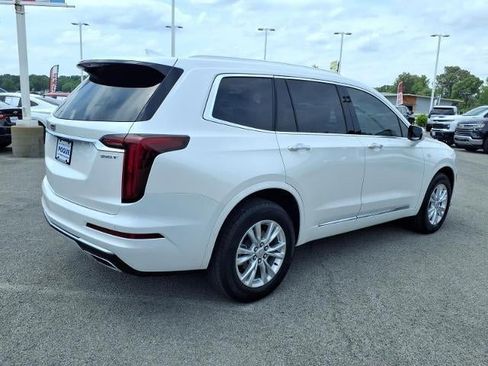 Used 2024 Cadillac XT6 Luxury w/ LPO, Floor Liner Package AWD/4WD image 2