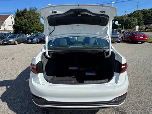 Used 2026 Volkswagen Jetta SE FWD image 20