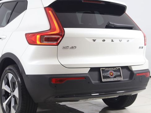 Used 2026 Volvo XC40 B5 Plus AWD/4WD image 23