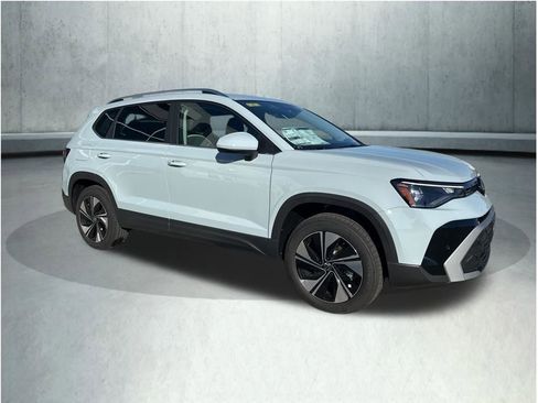 New 2026 Volkswagen Taos SE AWD/4WD image 7