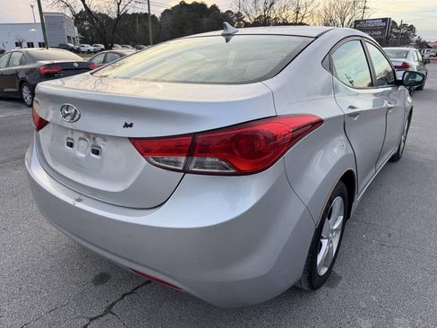 Used 2013 Hyundai Elantra GLS w/ Preferred Pkg image 5