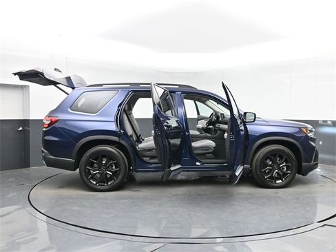 New 2025 Honda Pilot Touring image 43