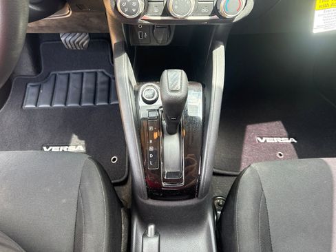 Used 2021 Nissan Versa S FWD image 14