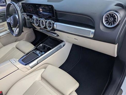 Used 2025 Mercedes-Benz GLB 250 4MATIC image 20