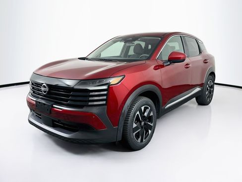 Used 2025 Nissan Kicks SV AWD/4WD image 3