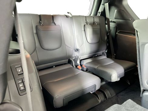 Used 2022 Lexus GX 460 Premium w/ Accessory Package image 27