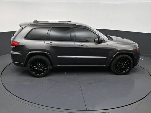 Used 2019 Jeep Grand Cherokee Altitude RWD image 17