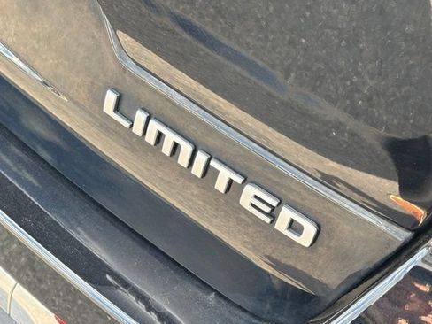 Used 2025 Jeep Grand Cherokee Limited AWD/4WD image 5