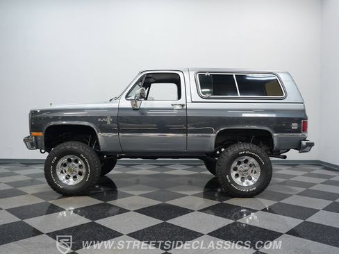 Used 1987 Chevrolet Blazer 4WD image 2