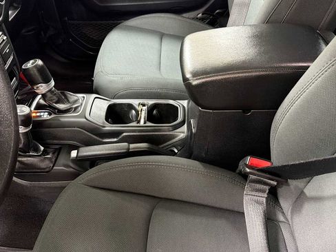 Used 2018 Jeep Wrangler Sport AWD/4WD image 23