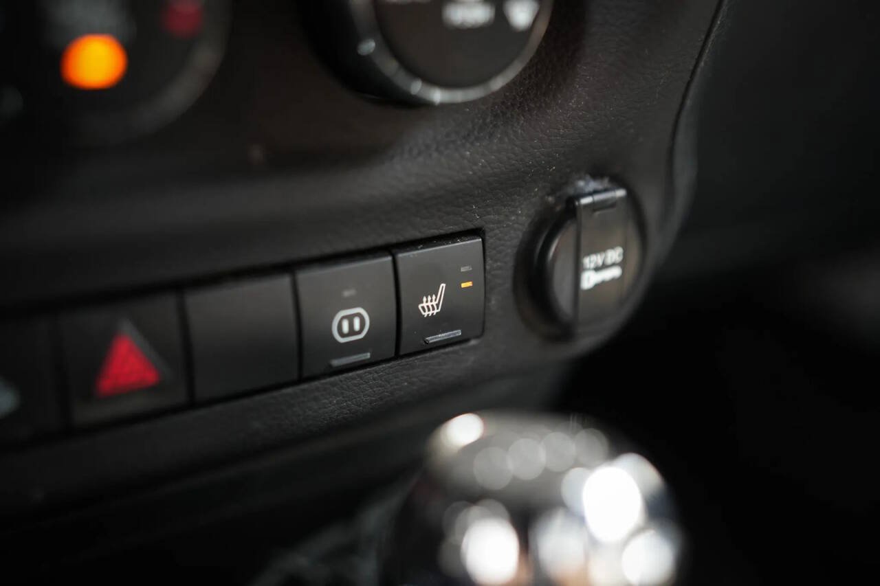 Used 2012 Jeep Wrangler Unlimited Rubicon w/ Dual Top Group AWD/4WD image 54
