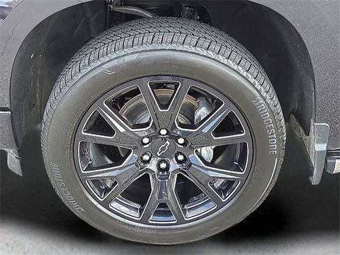 Certified 2024 Chevrolet Silverado 1500 High Country image 9