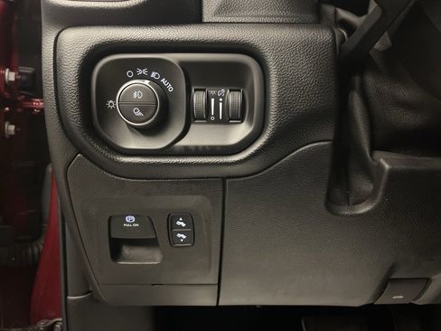Used 2019 RAM 1500 Big Horn image 14