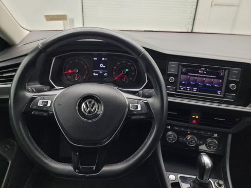 Used 2019 Volkswagen Jetta SE w/ Cold Weather Package FWD image 22