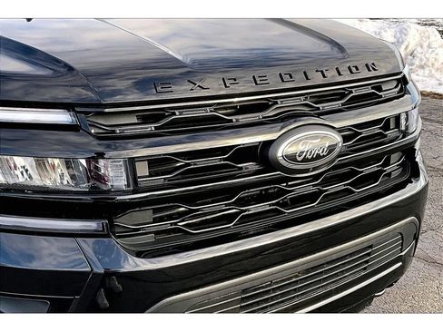 Used 2022 Ford Expedition Limited image 33