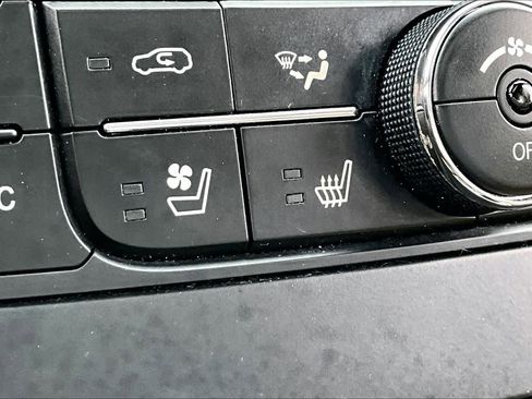 Used 2012 Jeep Grand Cherokee Limited w/ Luxury Group II image 35