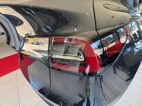 Used 2024 Tesla Model Y Long Range RWD image 23