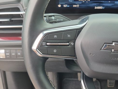 Used 2025 Chevrolet Traverse Z71 AWD/4WD image 17