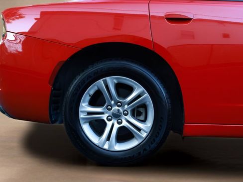 Used 2022 Dodge Charger SXT RWD image 11