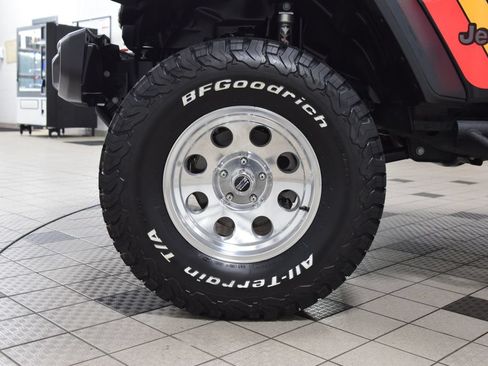 Used 2025 Jeep Gladiator Rubicon AWD/4WD image 25