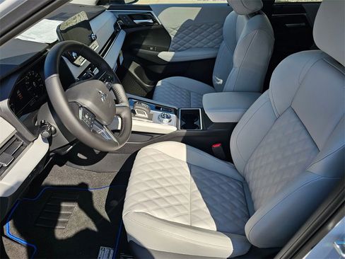 New 2025 Mitsubishi Outlander SEL image 7