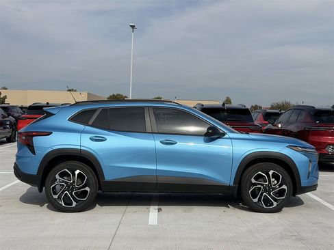 New 2026 Chevrolet Trax RS image 3