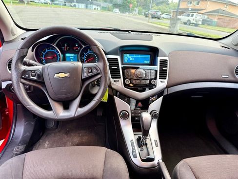 Used 2015 Chevrolet Cruze LT FWD image 8