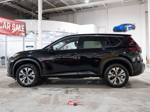 Used 2021 Nissan Rogue SV image 4