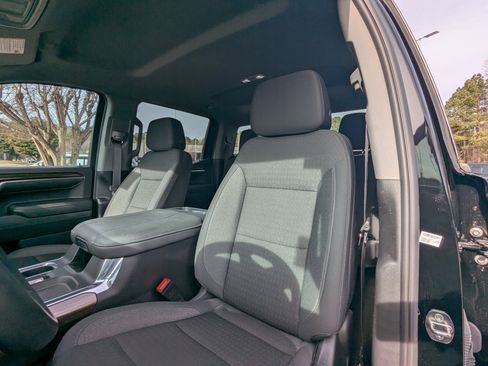 Used 2024 Chevrolet Silverado 1500 LT w/ Z71 Off-Road Package image 9