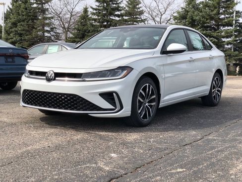 New 2026 Volkswagen Jetta SE FWD image 3