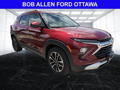 Used 2025 Chevrolet TrailBlazer LT FWD image 8