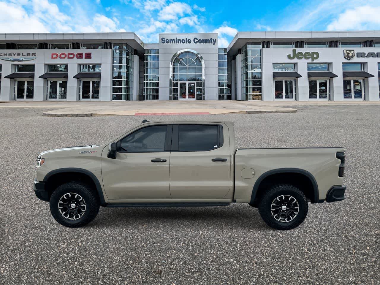 Used 2023 Chevrolet Silverado 1500 ZR2 AWD/4WD image 5