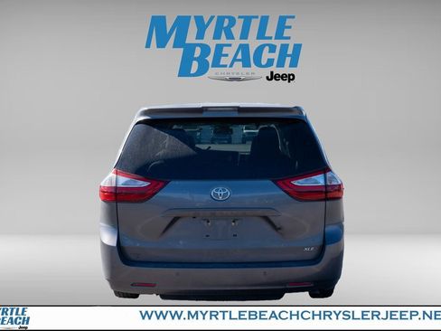 Used 2019 Toyota Sienna XLE Premium image 5